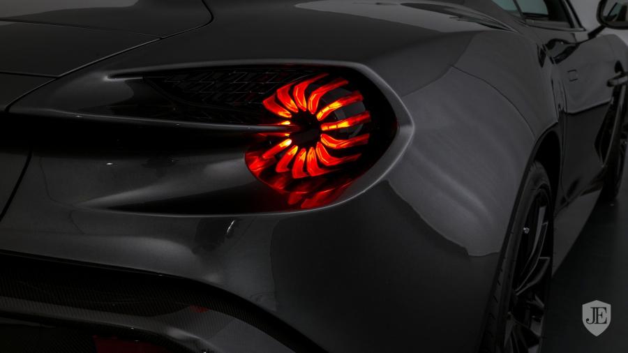 Детали экстерьера Aston Martin Vanquish Zagato Speedster 2018 года  (WW) (фото 16 из 28)